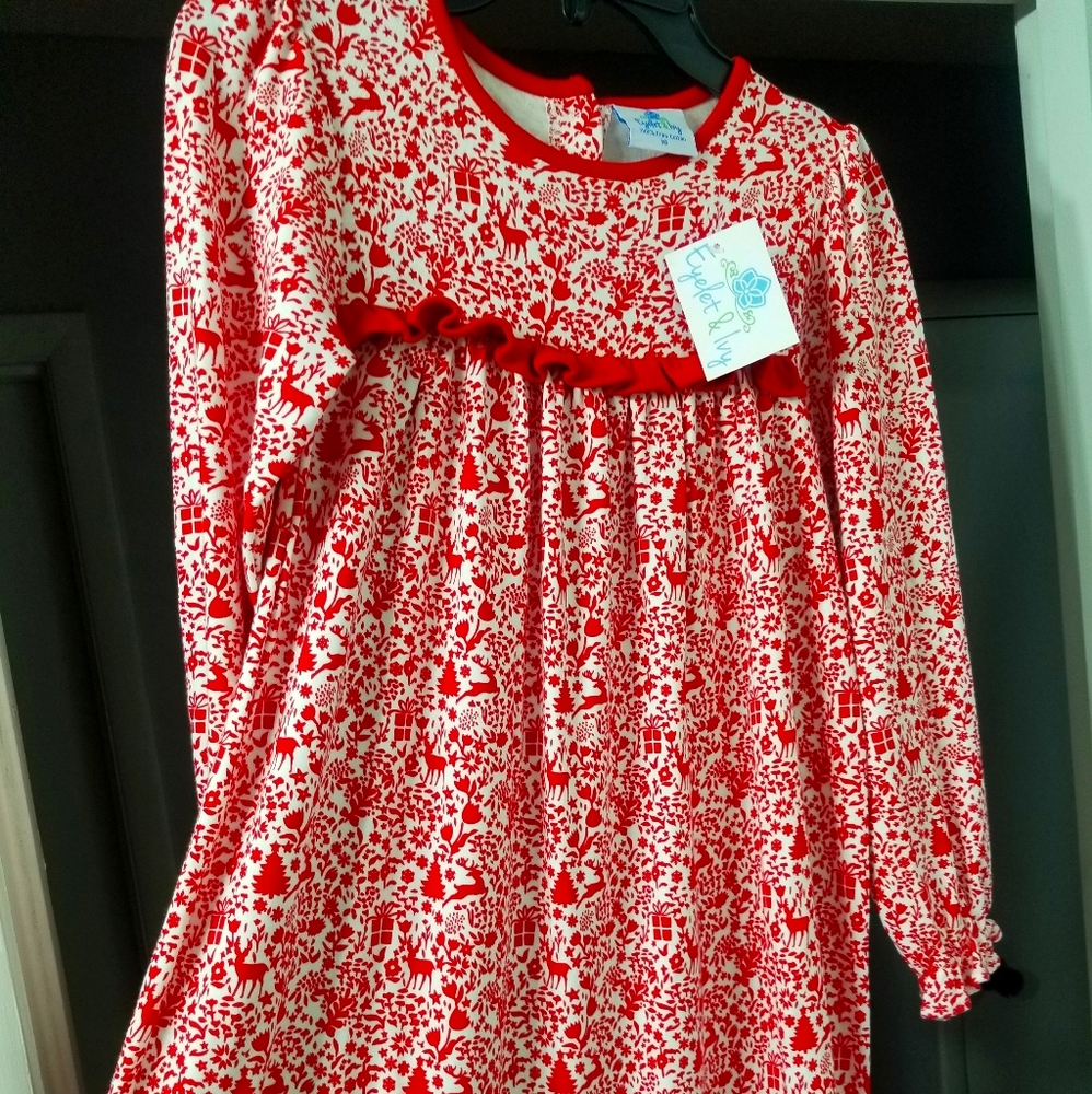 Eyelet and ivy loungewear